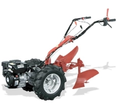 Motoculteur avec charrue